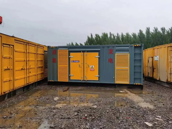 泾川柴油发电机如何判断干式空气滤清器是否需要更换？